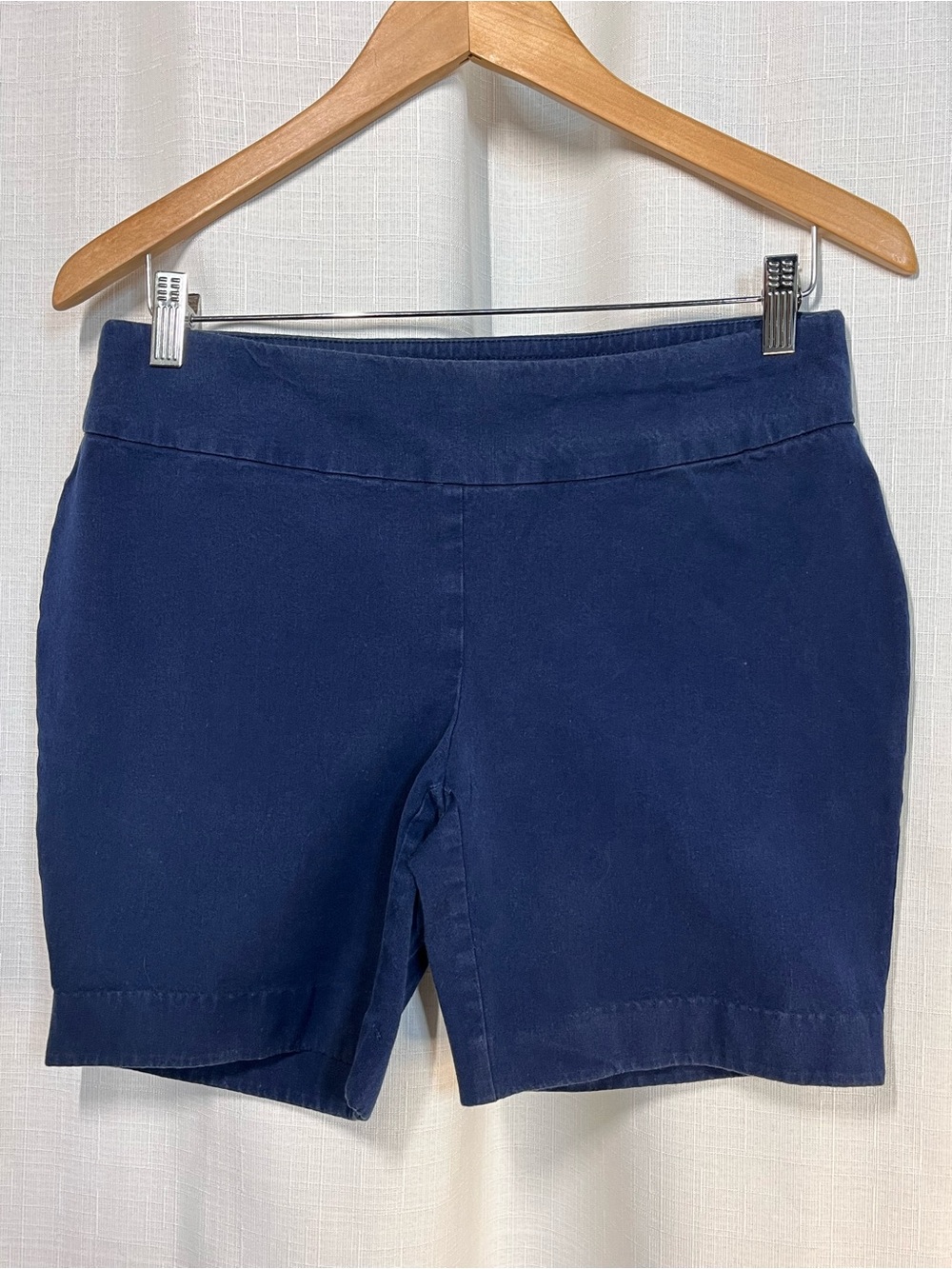 Crown & Ivy Ashley Navy Pull On Bermuda Shorts 12P Petite Stretch